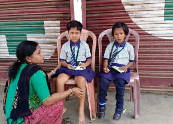 বরাতজুড়ে প্রাণে বেঁচে গেল প্রথম শ্রেণীর দুই স্কুল পড়ুয়া ছাত্রী