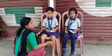 বরাতজুড়ে প্রাণে বেঁচে গেল প্রথম শ্রেণীর দুই স্কুল পড়ুয়া ছাত্রী