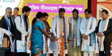 দুর্যোগপূর্ণ আবহাওয়ার মধ্যেই বইমেলার শুভ উদ্বোধন