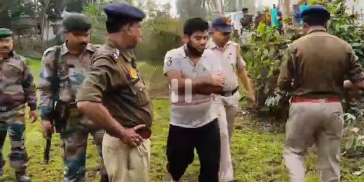 অবশেষে উদ্ধার হল বিশালগড়ের চাঞ্চল্যকর শরীফ মিয়া হত্যাকাণ্ডে ব্যবহৃত ধারালো ছুরি