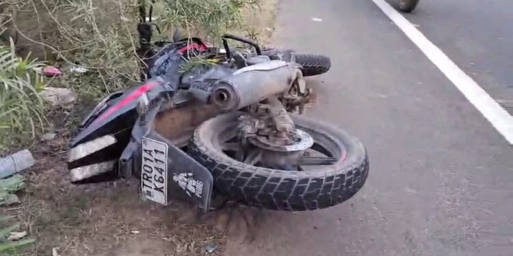 ভ্যালেন্টাইন ডেতে বিশালগড় বাইপাসে বাইক দুর্ঘটনায় আহত স্বামী স্ত্রী সহ পথচারী