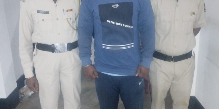 মানব পাচারকারীর এক পান্ডা আটক পুলিশের হাতে