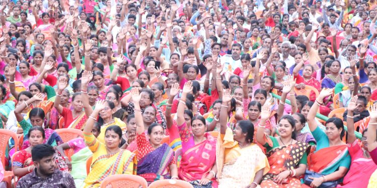 বামুটিয়া মন্ডলের উদ্যোগে আয়োজিত মেগা যোগদান ও কার্যকর্তা সম্মেলনে বিপ্লব দেব