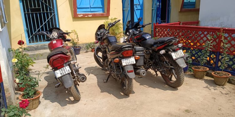 চুরি যাওয়া আরও তিনটি মোটরসাইকেল উদ্ধার করল পুলিশ