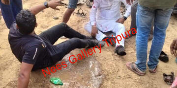 বিধায়ক পিনাকী দাস চৌধুরী সড়ক দুর্ঘটনার কবলে