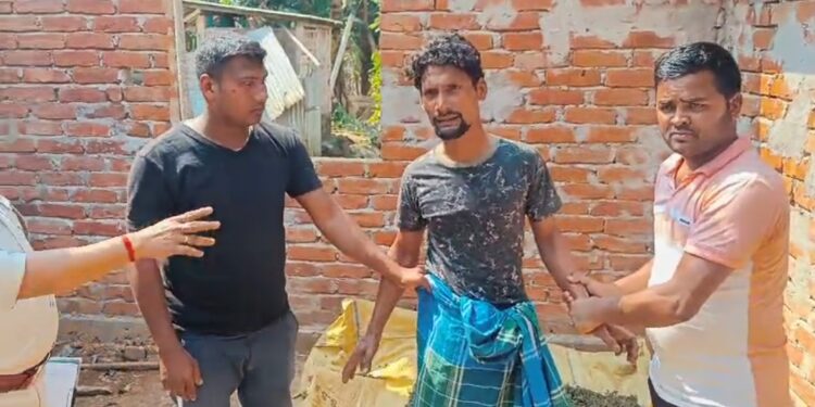 ১৫ কেজি শুঁকনো গাঁজা সহ পুলিশের হাতে আটক দুই ভাই