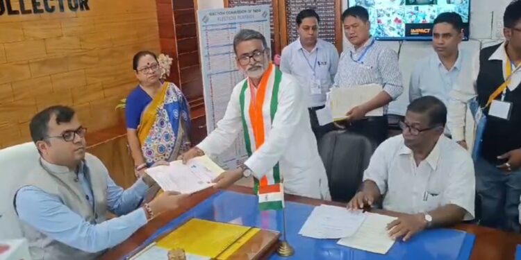 পশ্চিম ত্রিপুরা লোকসভা আসনে প্রার্থীদের মনোনয়নপত্র জমা