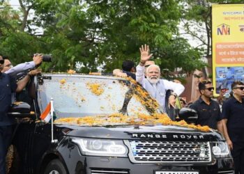 নির্বাচনী প্রচারে আগরতলায় প্রধানমন্ত্রী