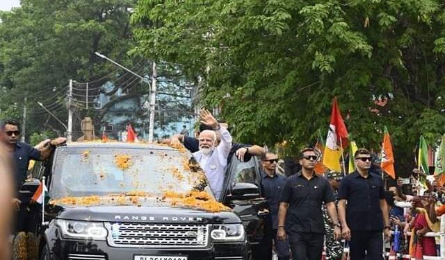 নির্বাচনী প্রচারে আগরতলায় প্রধানমন্ত্রী