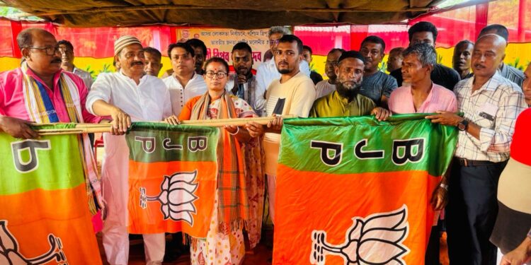 ১৭ পরিবারের ৪০ জন ভোটার সিপিএম ছেড়ে বিজেপিতে