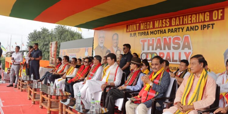 খুমলুঙ স্টেডিয়ামের জনসভায় এক মঞ্চে মুখ্যমন্ত্রী,বিপ্লব ও প্রদ্যুৎ