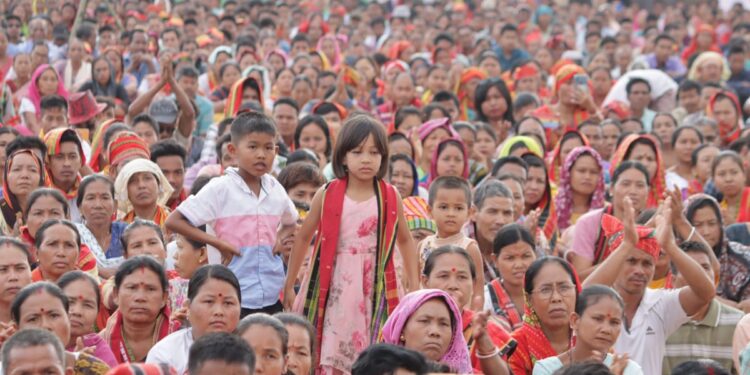 খুমলুঙ স্টেডিয়ামের জনসভায় এক মঞ্চে মুখ্যমন্ত্রী,বিপ্লব ও প্রদ্যুৎ
