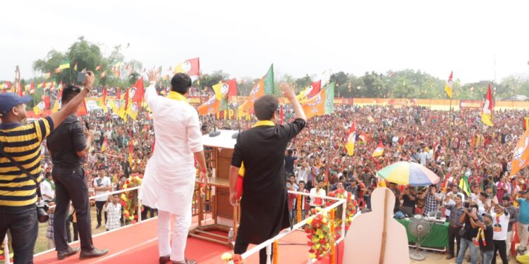 খুমলুঙ স্টেডিয়ামের জনসভায় এক মঞ্চে মুখ্যমন্ত্রী,বিপ্লব ও প্রদ্যুৎ