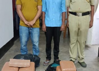 ৪৩ কেজি শুঁকনো গাঁজা সহ পুলিশের হাতে আটক দুই