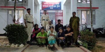 ছয় বাংলাদেশী সহ এক ভারতীয় অটো চালক আটক পুলিশের হাতে