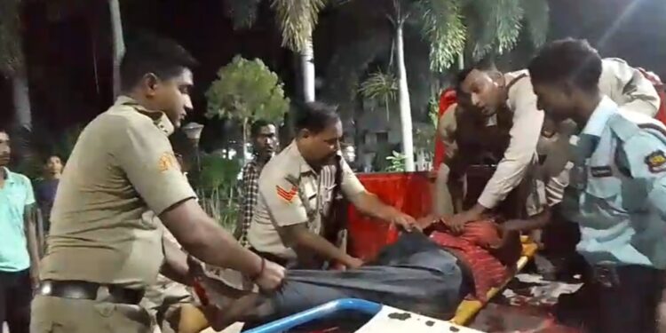 গাড়ি ও বাইকের মুখোমুখি সংঘর্ষে গুরুতর আহত দুই