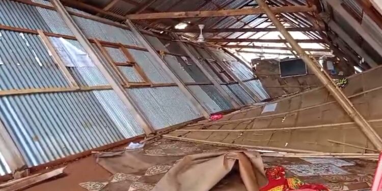 কালবৈশাখীর তাণ্ডবে ধুলিস্যাৎ বিশ্রামগঞ্জের বিস্তীর্ণ এলাকা
