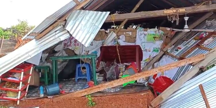 কালবৈশাখীর তাণ্ডবে ধুলিস্যাৎ বিশ্রামগঞ্জের বিস্তীর্ণ এলাকা