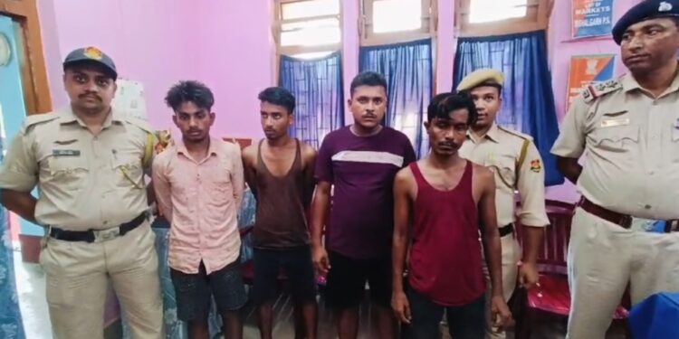 কুখ্যাত অপরাধী জুয়েল আহমেদ সহ তার তিন সহযোগীকে আটক