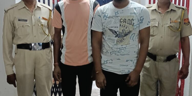 মানব পাচারের সঙ্গে যুক্ত থাকার অভিযোগে পুলিশের হাতে আটক দুই