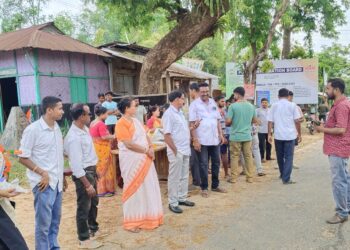 তীব্র গরমে পথ-যাত্রীদের স্বস্তি দিতে জলছত্রের আয়োজন