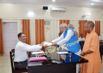 মঙ্গলবার বারাণসী কেন্দ্রে মনোনয়নপত্র দাখিল করল নরেন্দ্র মোদি