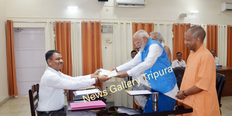 মঙ্গলবার বারাণসী কেন্দ্রে মনোনয়নপত্র দাখিল করল নরেন্দ্র মোদি