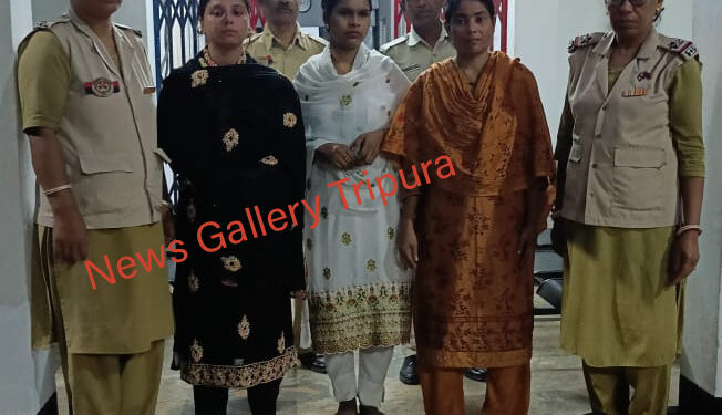 চার বাংলাদেশী মহিলা পুলিশের জালে