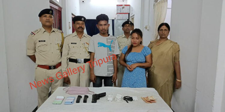 আগ্নেয়াস্ত্র সহ পুলিশের হাতে আটক ২