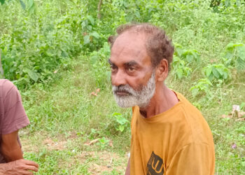 রেল দুর্ঘটনার হাত থেকে অল্পেতে রক্ষা পেল অজ্ঞাত পরিচয় এক ব্যক্তি