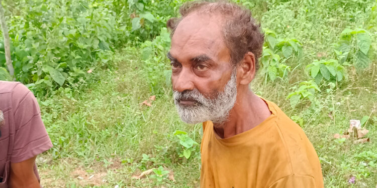 রেল দুর্ঘটনার হাত থেকে অল্পেতে রক্ষা পেল অজ্ঞাত পরিচয় এক ব্যক্তি