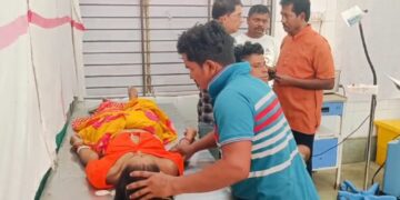 রাস্তা পার করতে গিয়ে বাইকের ধাক্কায় নিহত এক মহিলা,আহত আরও ২