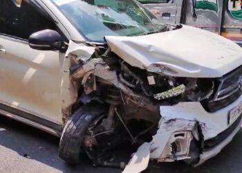 তিনটি গাড়ির সংঘর্ষে আহত চার