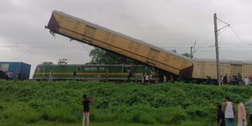 মাল গাড়ির ধাক্কায় লাইনচ্যুত কাঞ্চনজঙ্ঘা এক্সপ্রেস