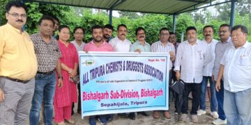 ত্রিপুরা কেমিস্ট এন্ড ড্রাগিস্ট বিশালগড় মহকুমা কমিটির উদ্যোগে অনুষ্ঠিত বৃক্ষরোপণ