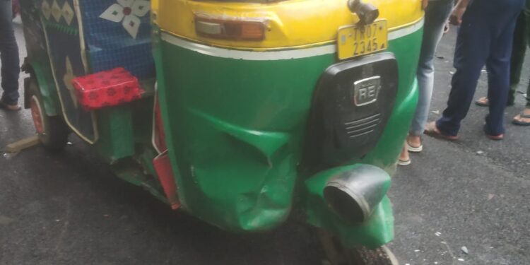 বাইক ও অটো গাড়ির সংঘর্ষে গুরুতর আহত ৬