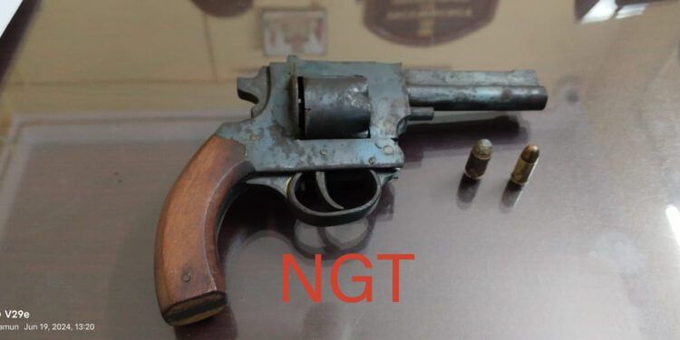 পিস্তল সহ দুই রাউন্ড তাজা বুলেট উদ্ধার