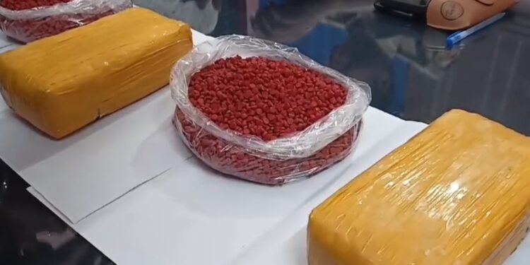 দেশি পিস্তল,পাঁচ রাউন্ড তাজা বুলেট,৪০ হাজার ইয়াবা টেবলেট সহ পুলিশের হাতে আটক এক