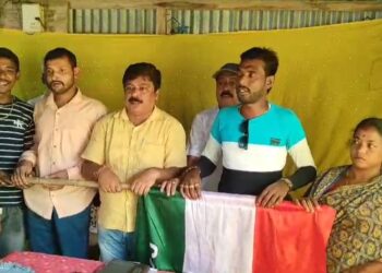 পাঁচ পরিবারের উনিশ জন ভোটার কংগ্রেসের পতাকা তলে সামিল