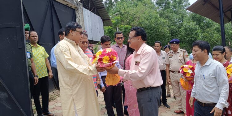 দুই দেশের প্রতিনিধি দলের উচ্চ পর্যায়ের বৈঠক অনুষ্ঠিত