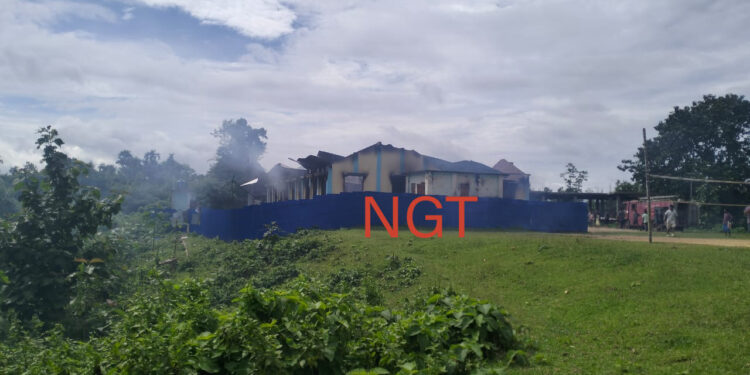 মঙ্গলবার সকালে আগুনে পুড়ে ভস্মিভূত শিলাছড়ি উপজাতি বয়েজ হোস্টেলটি