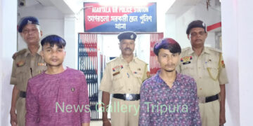 এক বাংলাদেশী সহ ভারতীয় পাচারকারী আটক পুলিশের হাতে