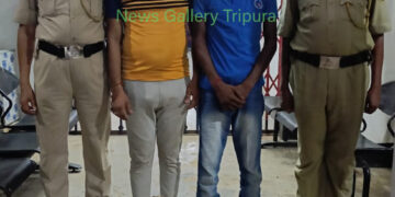 আগরতলা রেল স্টেশন পুলিশের হাতে আটক দুই ভারতীয় টাউট