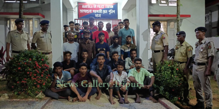 ২৩ জন বাংলাদেশী আটক আগরতলা রেল স্টেশন পুলিশের হাতে