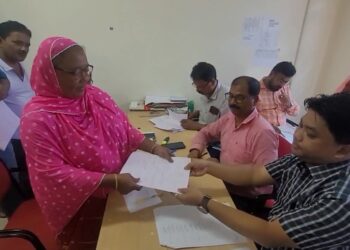 জেলা পরিষদের ৭টি আসনেই প্রার্থী পদে নমিনেশন দাখিল করে সিপিআই(এম)