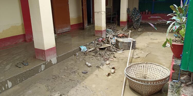 বিশালগড় থানা পরিদর্শনে আসে জেলার এসপি