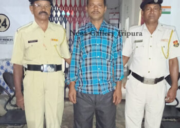 পুলিশের হাতে আটক এক মানব পাচারকারী