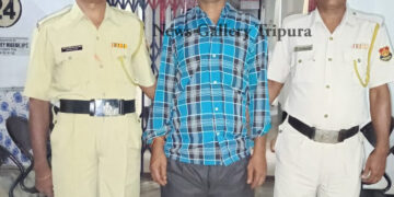 পুলিশের হাতে আটক এক মানব পাচারকারী