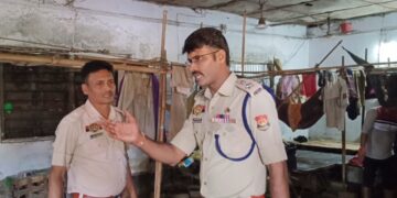 বিশালগড় থানা পরিদর্শনে আসে জেলার এসপি