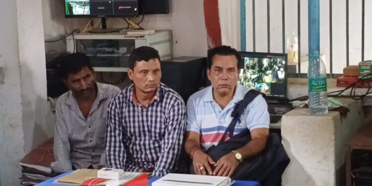 আবারও তিন বাংলাদেশী আটক মধুপুর থানায়